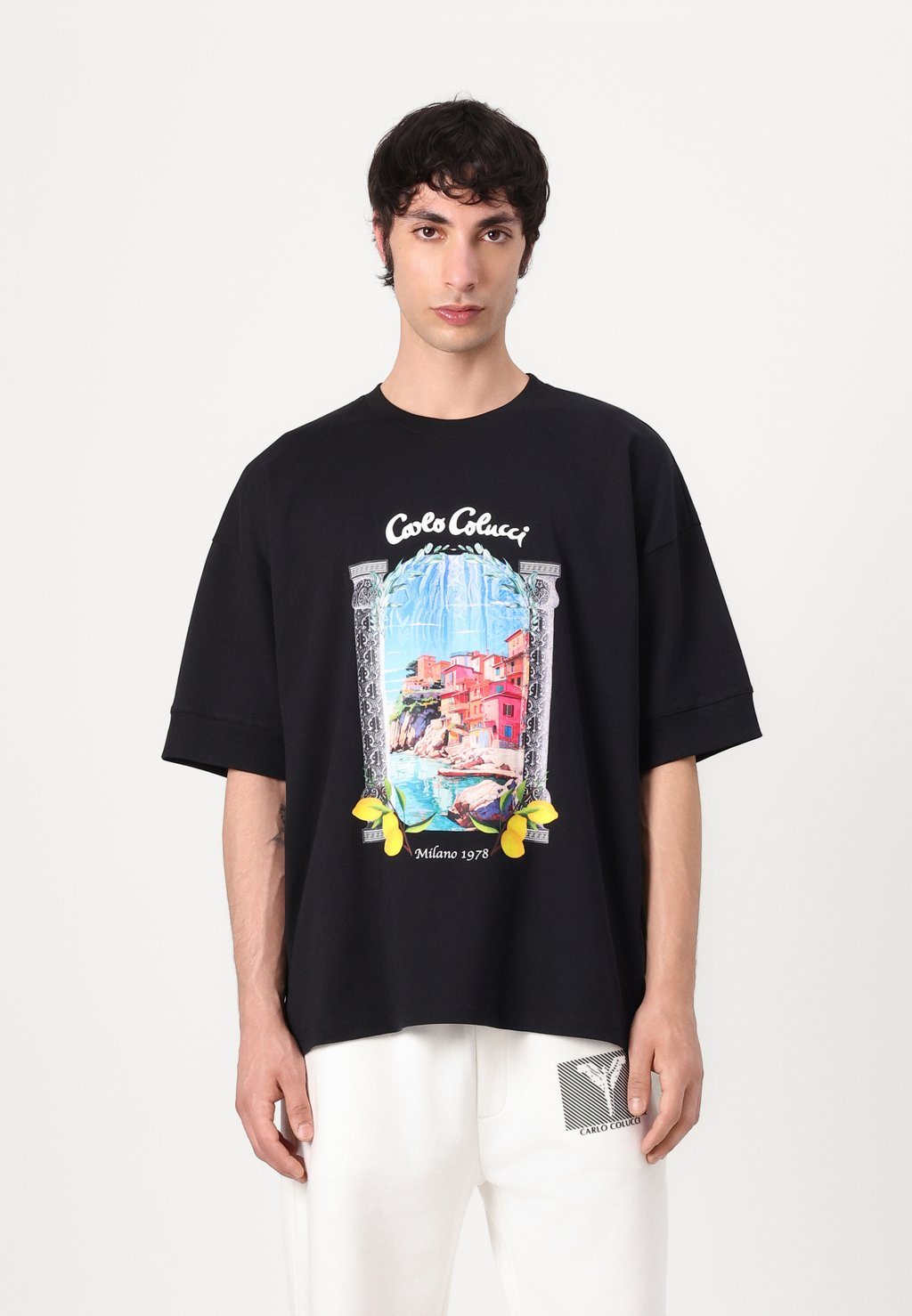 

Футболка с принтом UNISEX Carlo Colucci, черный