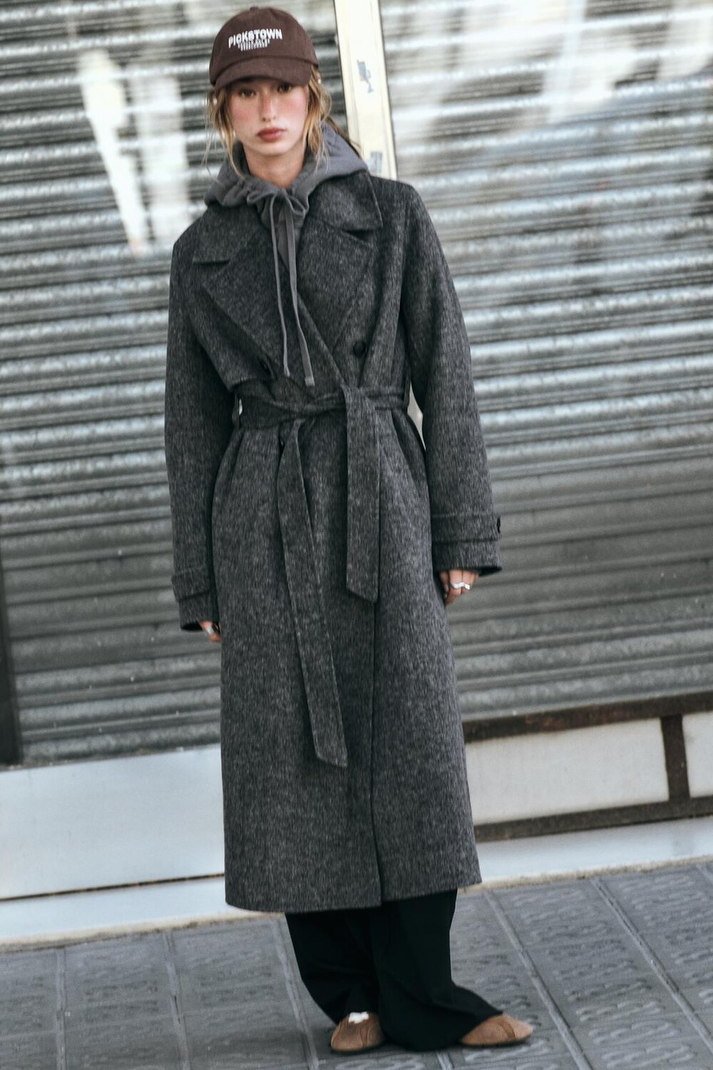 

Двубортное пальто из шерсти ZARA, темно-серый