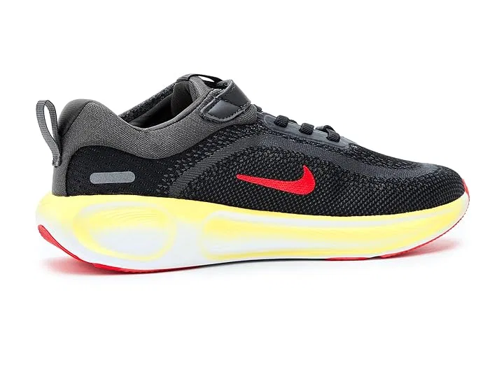 Кроссовки беговые Stellar Ride Nike Kids, Black/Bright Crimson/Medium Ash — фото 4