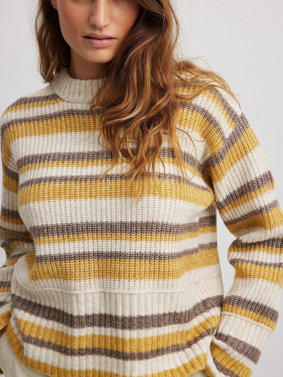 

Тонкий вязаный свитер NA-KD Sweater, пятнистый бежевый