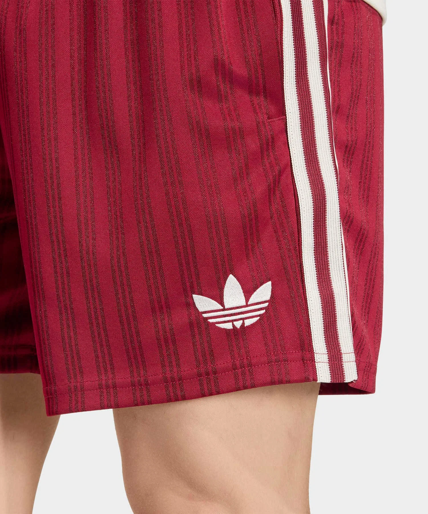 Мужские шорты adidas Originals из полиэстера красные — фото 3
