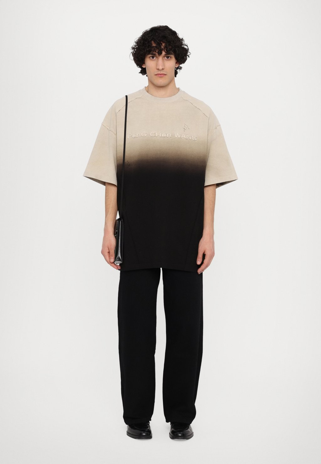 

Футболка с принтом OVERSIZED Feng Chen Wang, черный