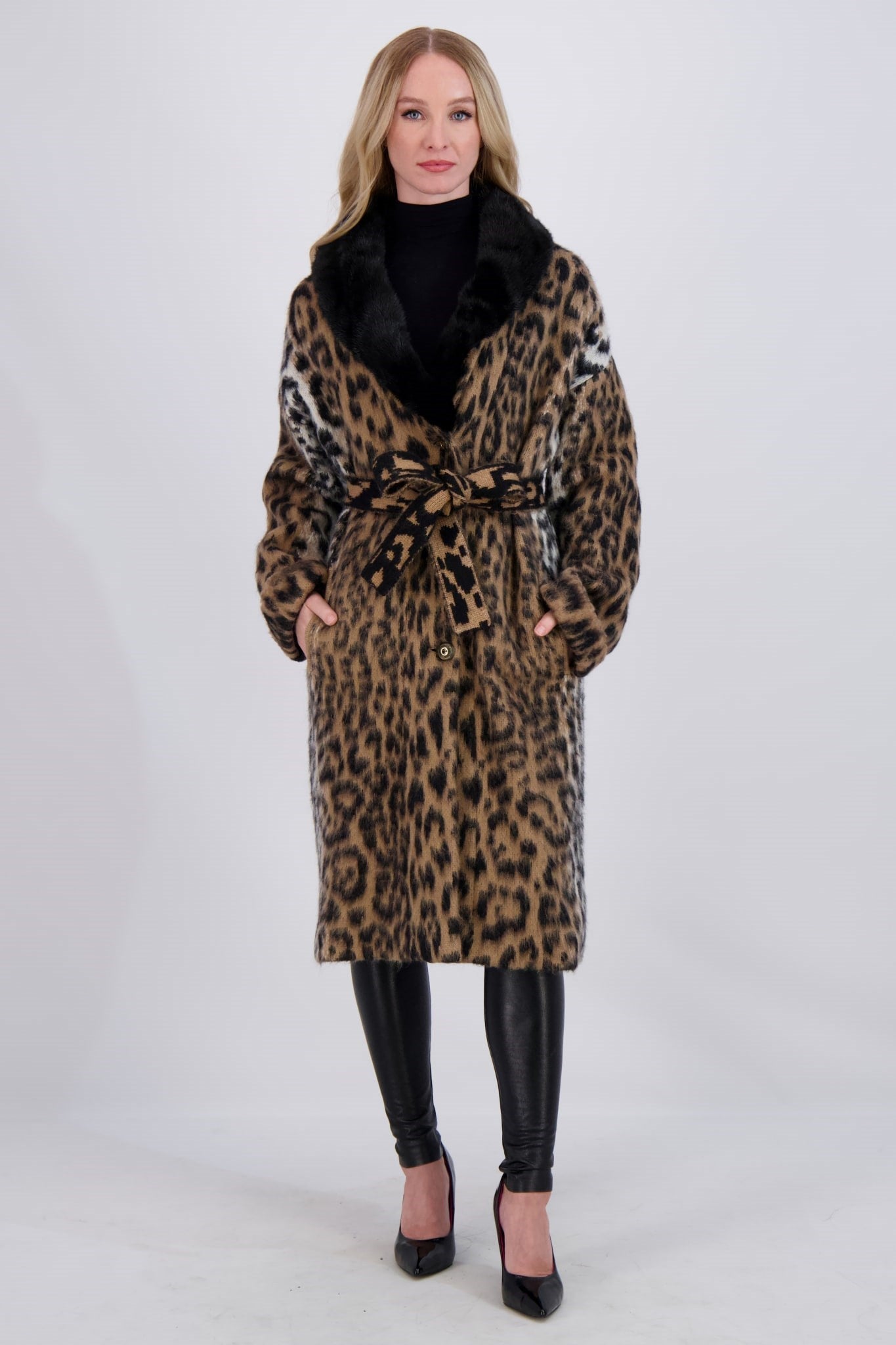 

КОРОТКОЕ ШЕРСТЯНОЕ ПАЛЬТО С НОРКОВЫМ ВОРОТНИКОМ Gorski, цвет lprd print/black