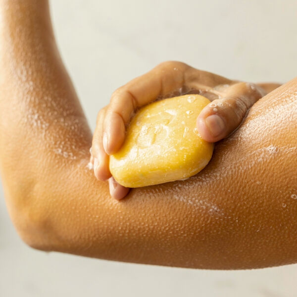 Натуральное мыло для умывания с маслом ши и экстрактом календулы, 100 г Soap For Globe Nagietek — фото 4