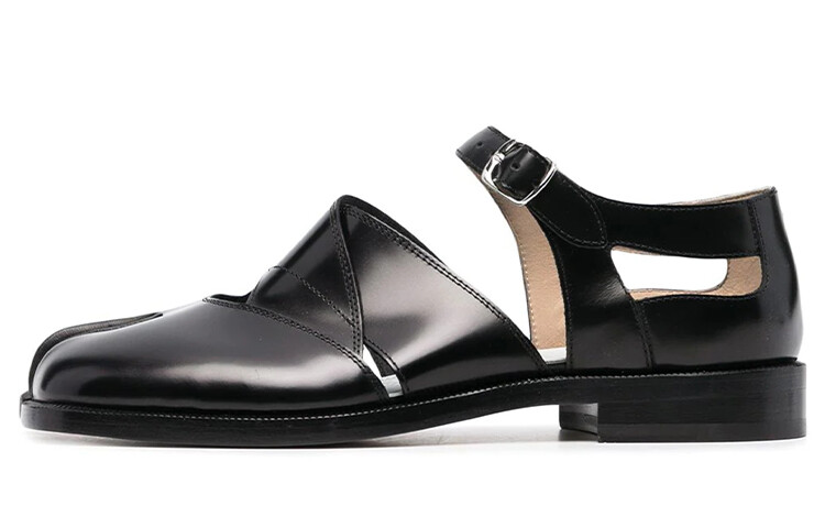 Сандалии из кожи с вырезами Tabi Maison Margiela
