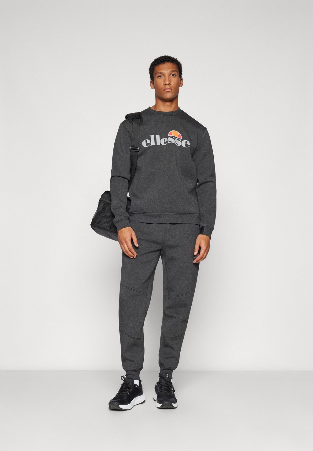 

Толстовка CORVARO SWEATER Ellesse, черный