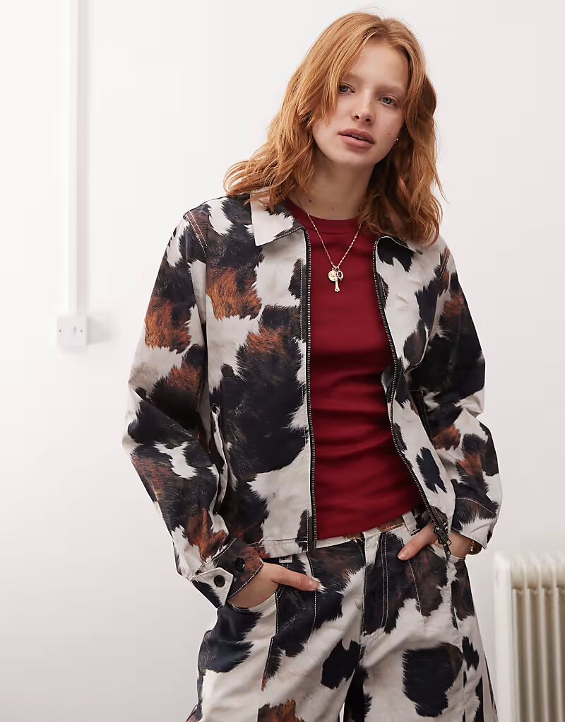 

Reclaimed Vintage - куртка на молнии с коровьим принтом