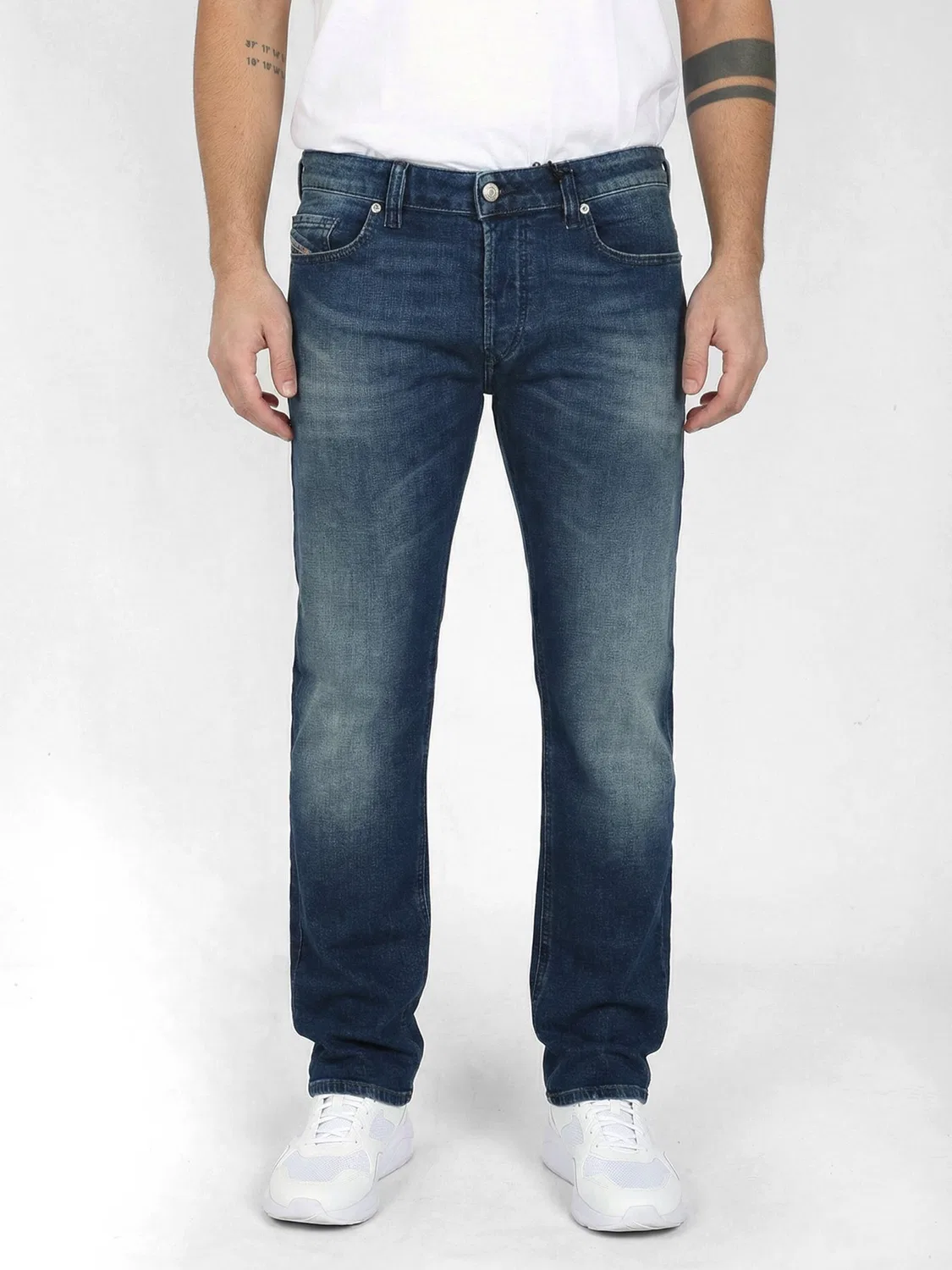 Джинсы Diesel Regular Jeans Straight SAFADO-X темно-синего цвета — фото 2