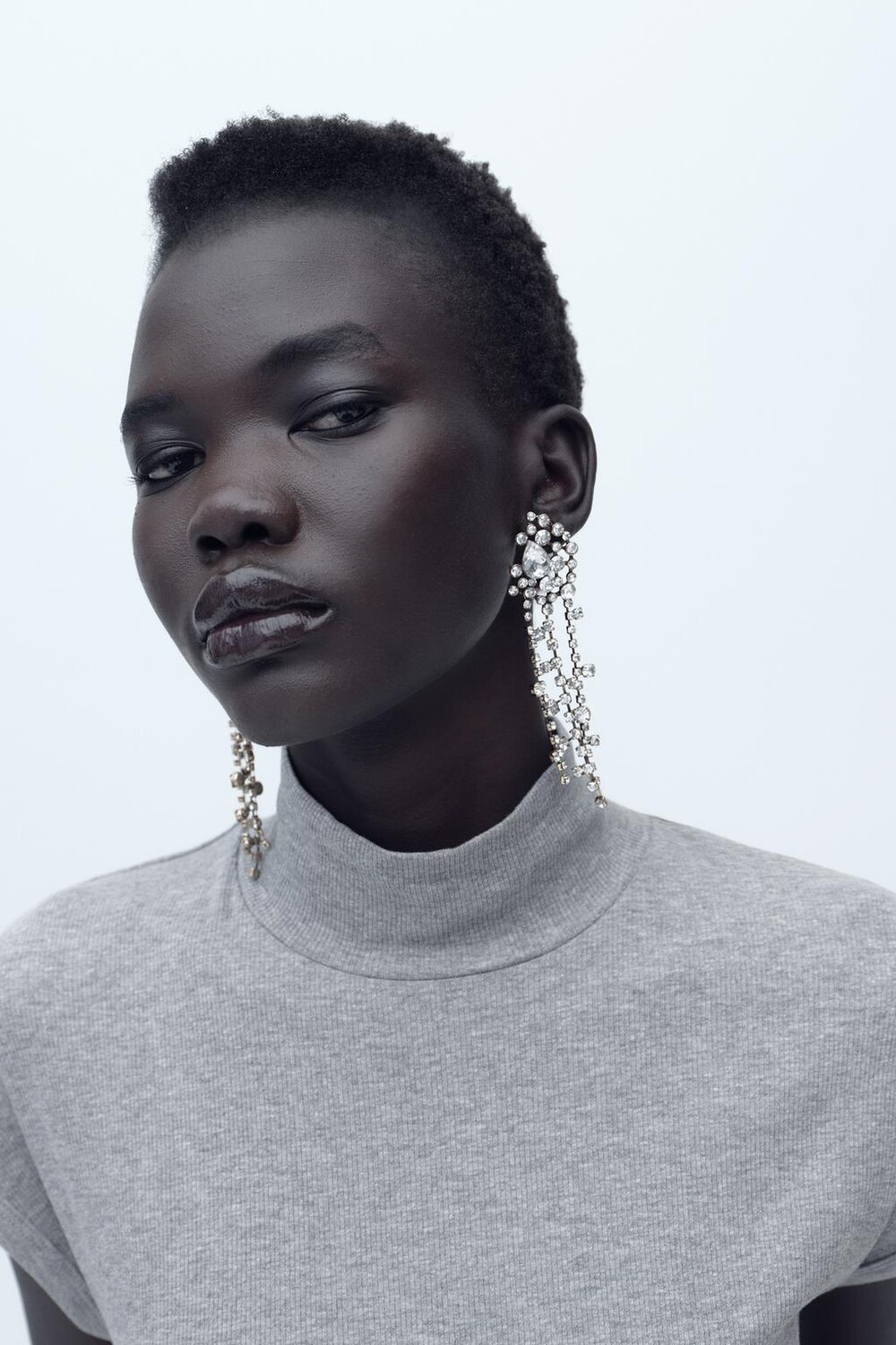 

Футболка с высоким воротом в ребре ZARA, серый мергель