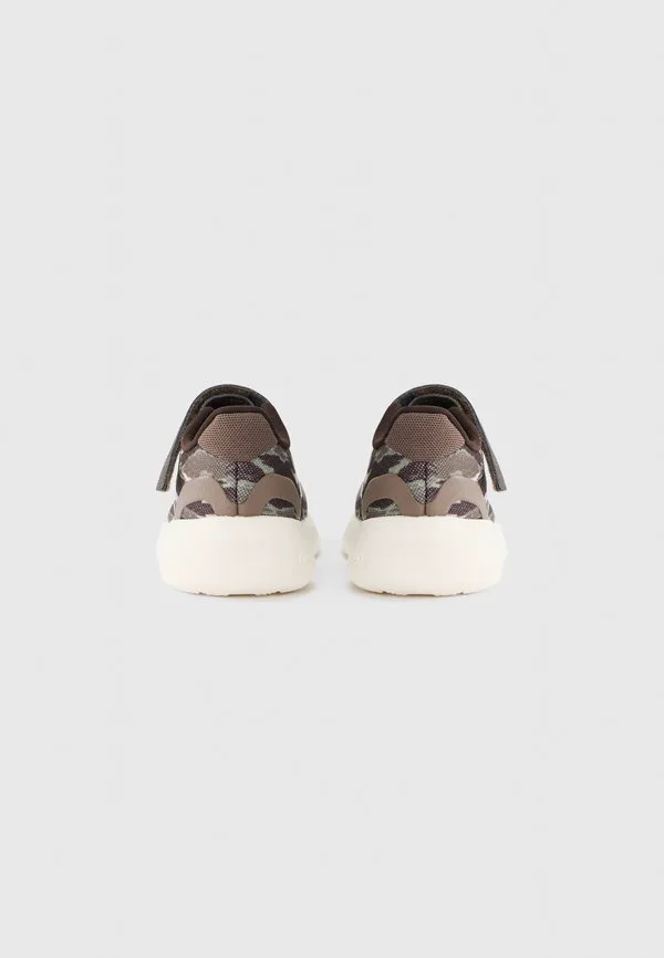 Кроссовки для бега по шоссе runfalcon 5 унисекс Adidas Performance, Tent Green/Core White/Earth Strata — фото 3