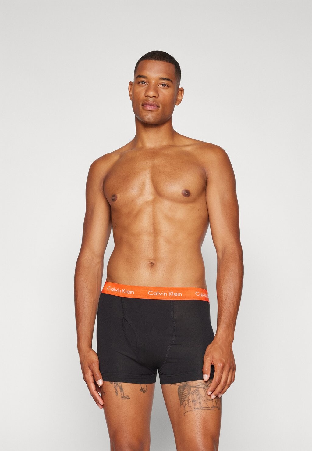 

Трусы Trunk 3 Pack Calvin Klein, июньский жук/стратос/вишневый поцелуй