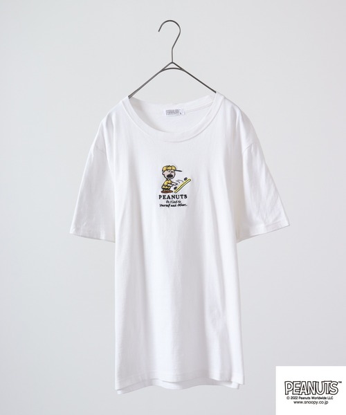 

Футболка с коротким рукавом, с вышивкой Снупи из мультфильма "Peanuts", кремовая