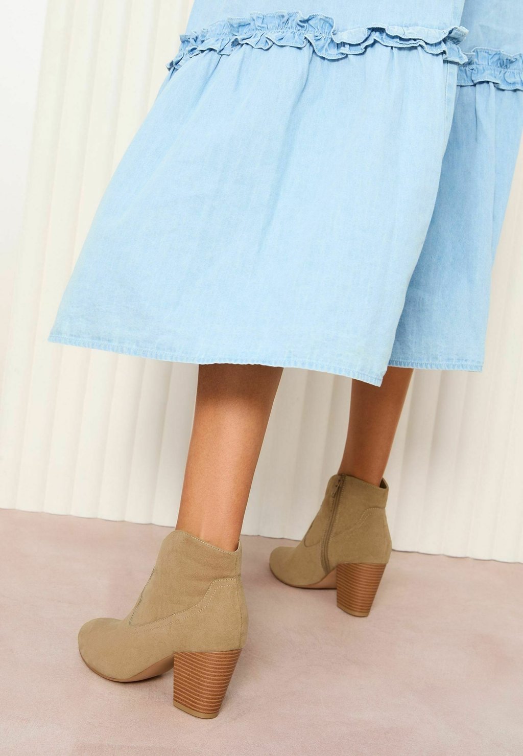 Ковбойские/байкерские ботинки WIDE - Ankle boots Friends Like These, коричневый — фото 4