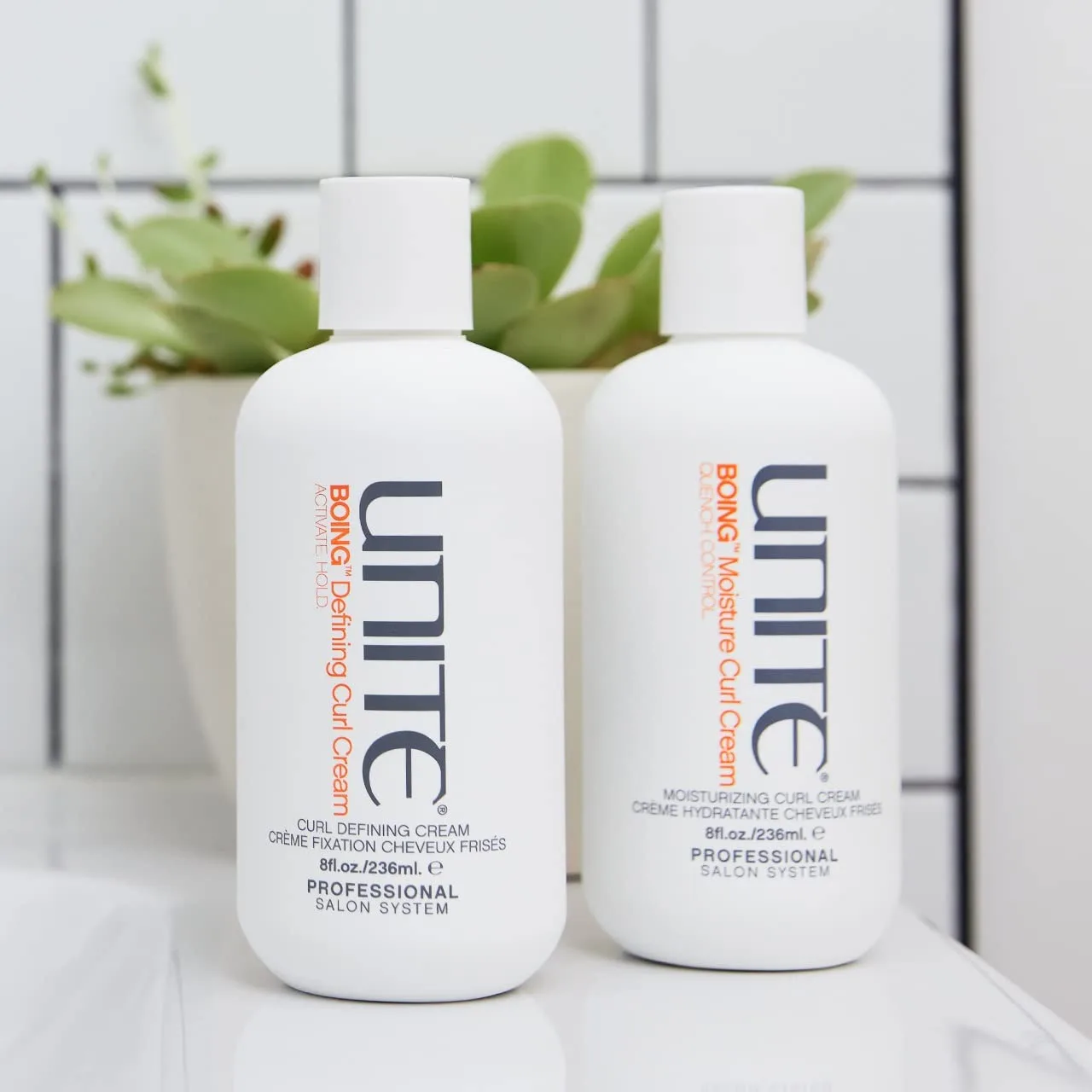 UNITE Hair - BOING Defining Curl Cream - крем для укладки и активации локонов для четкости, гибкой фиксации и контроля над пушистостью - для волнистых, кудрявых и кучерявых волос - защита от ультрафиолета и термовоздействия - 237 мл — фото 4