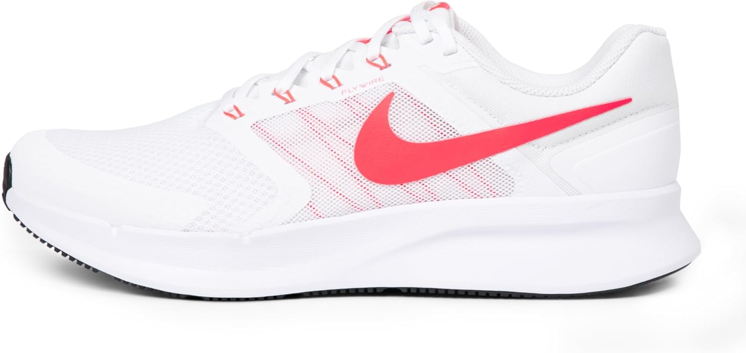 

Мужские кроссовки для бега по шоссе Nike Run Swift 3, белый/черный/алый