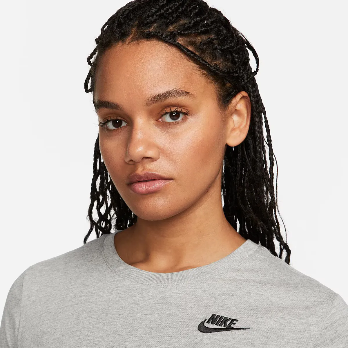 Женская футболка Nike Club Essentials, серый — фото 3