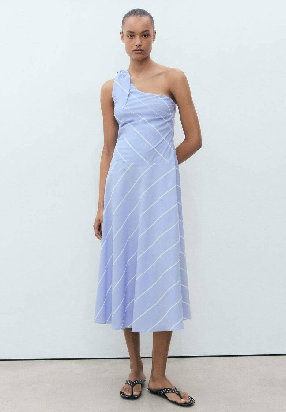 

Повседневное платье ASYMMETRICAL STRIPED WITH KNOT Mango, светло-голубой