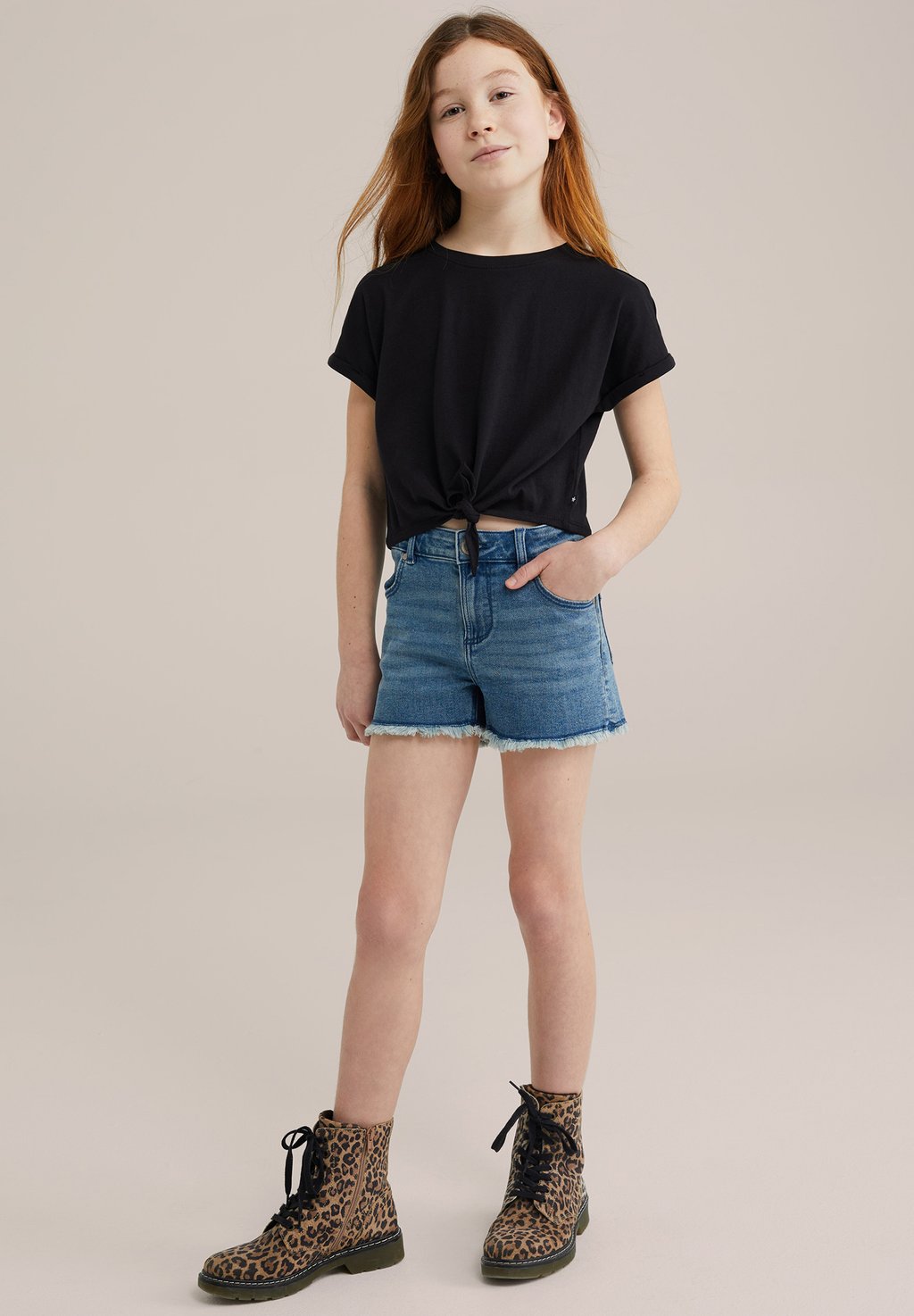 

Базовая футболка WE Fashion, черный