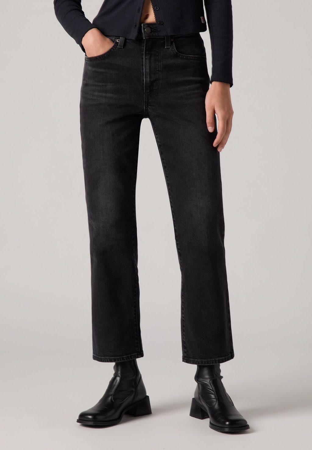 

Джинсы Bootcut 725 AUTHENTIC KICK BOOT Levi's, черный деним