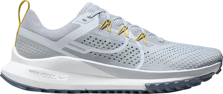

Кроссовки React Pegasus Trail 4 'Wolf Grey Saturn Gold', серый