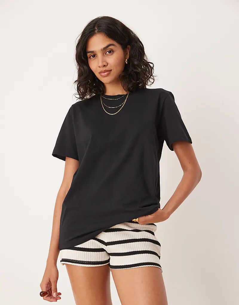 

Футболка ASOS DESIGN классического кроя черного цвета