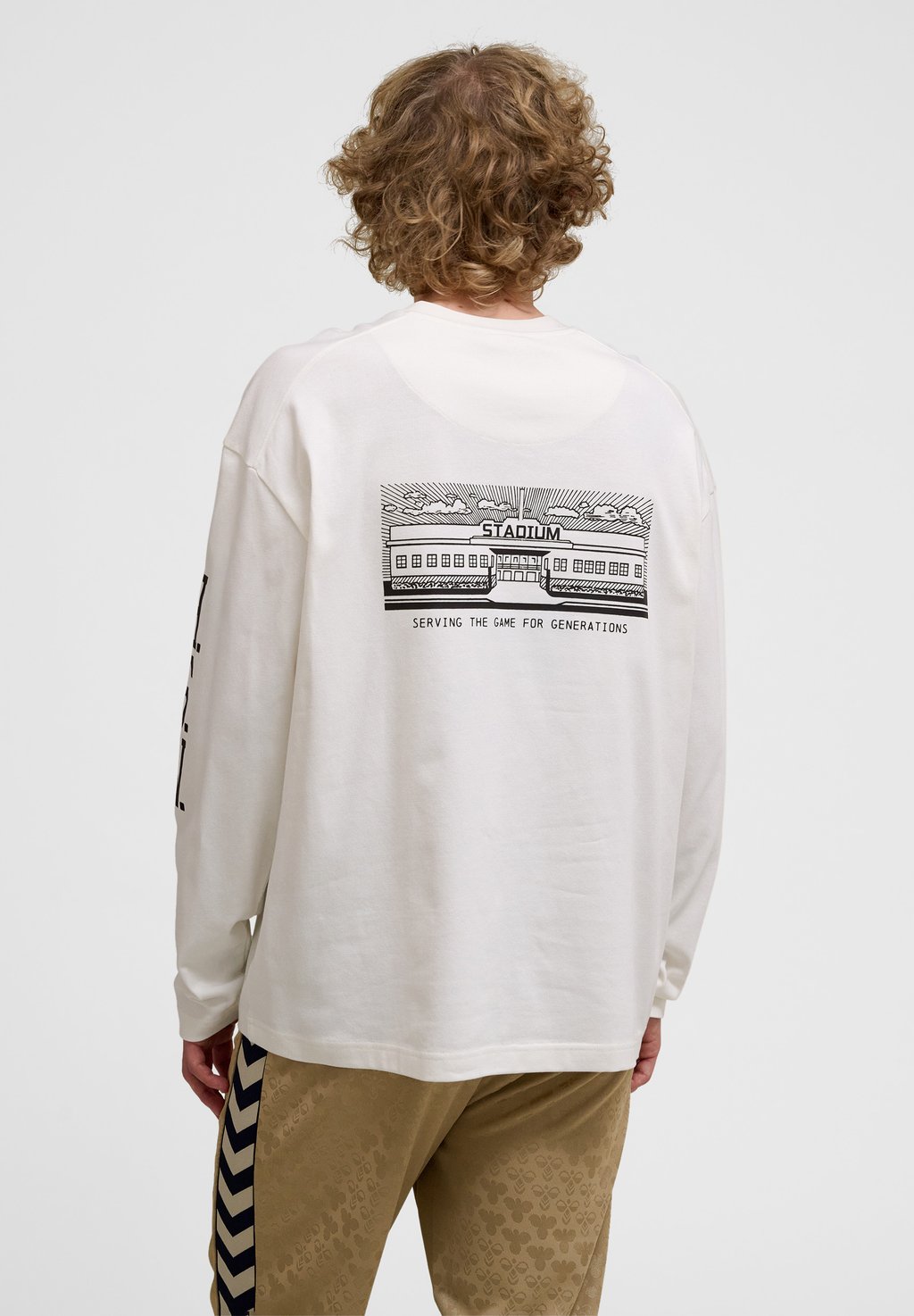 

Лонгслив LOOSE STADIUM Hummel, кремовый