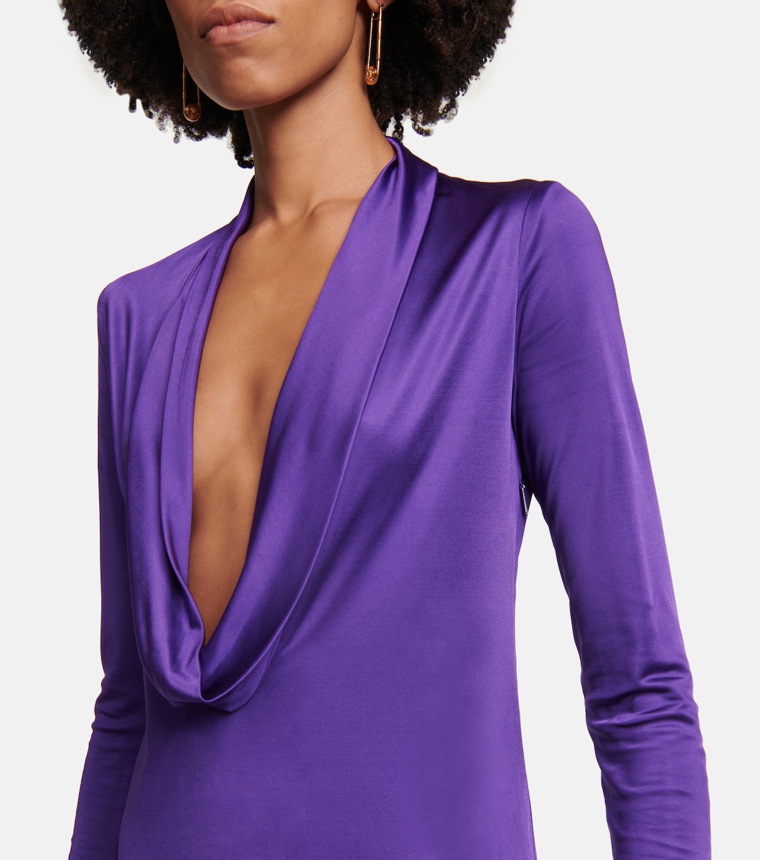 Платье из атласа с драпировкой и воротником-хомутиком Versace, Bright Dark Orchid — фото 4