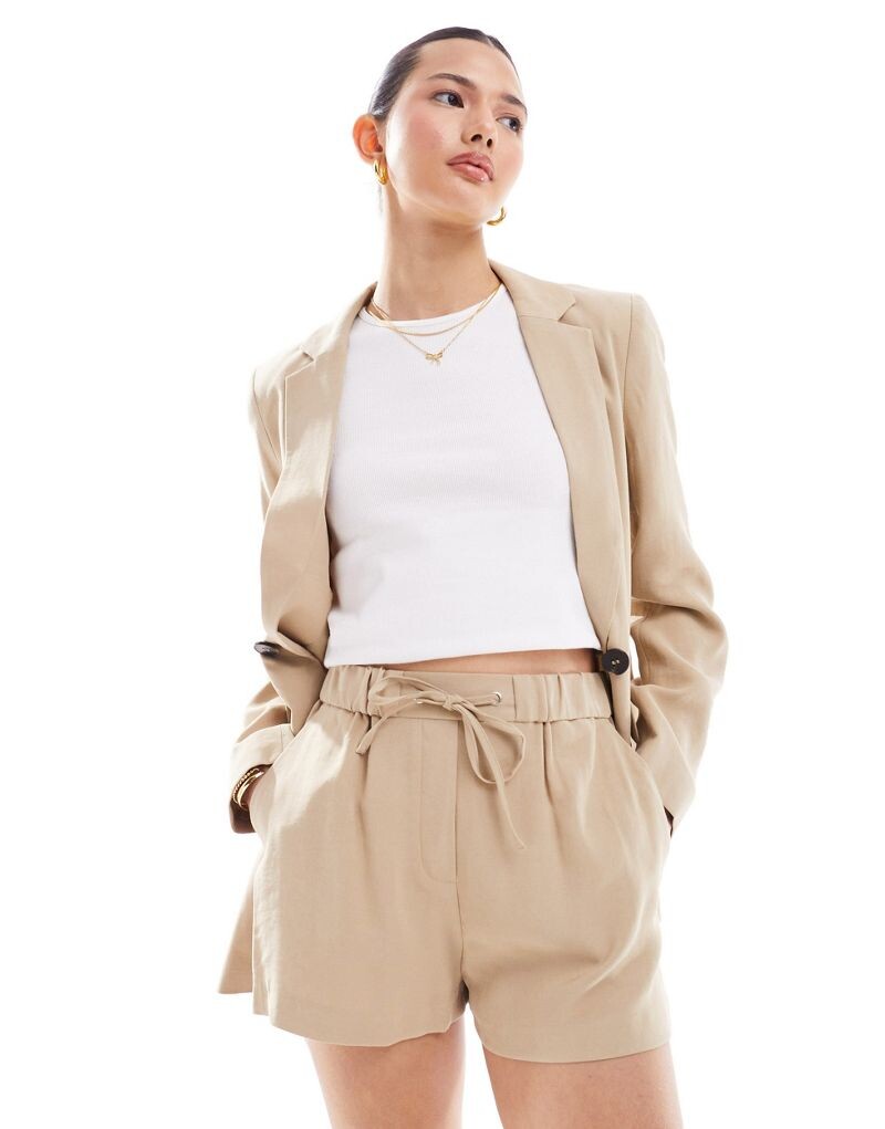 

Короткие джоггеры с мягкой завязкой на талии Miss Selfridge
