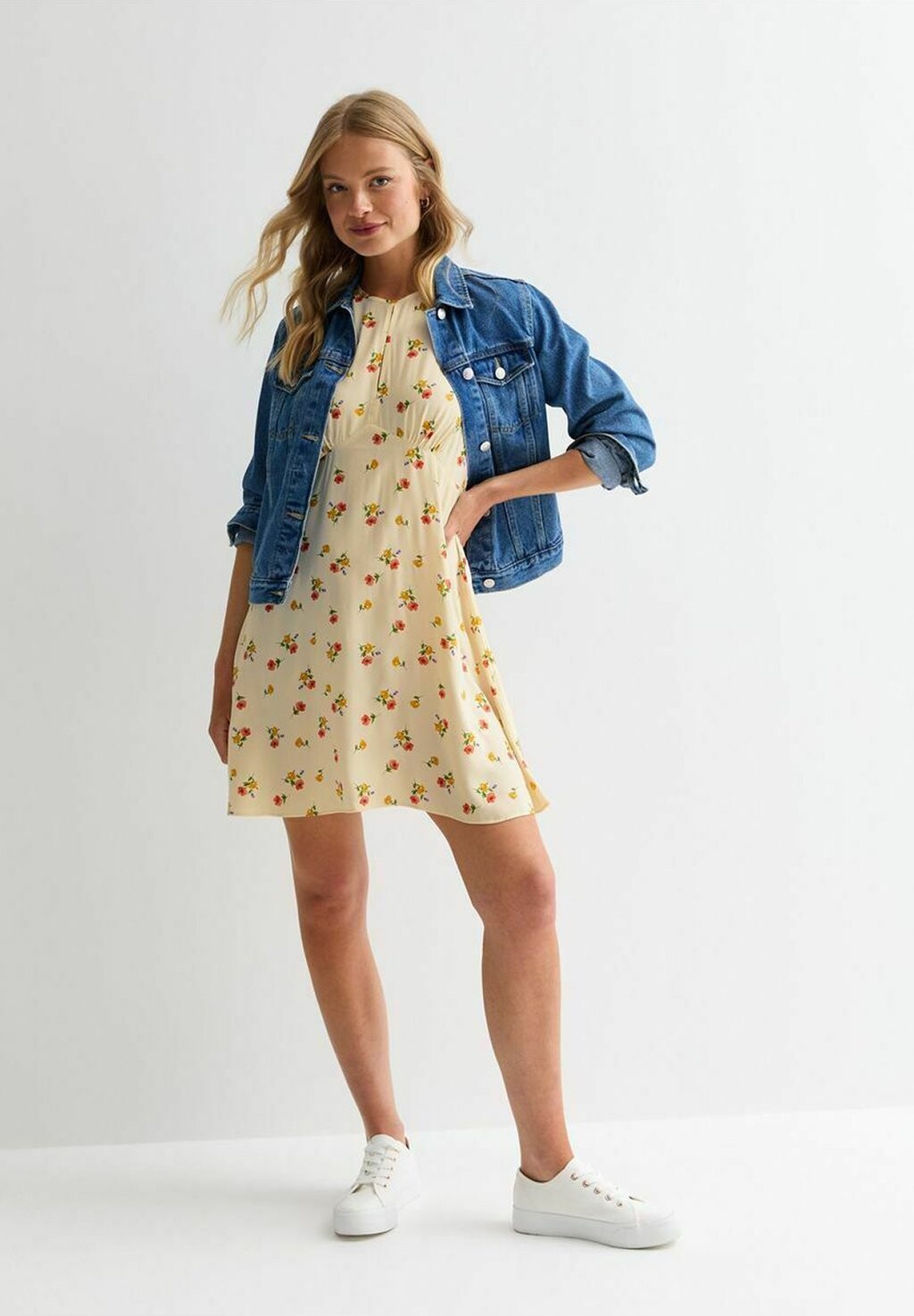 

Повседневное платье FLORAL KEYHOLE MINI New Look, кремовый