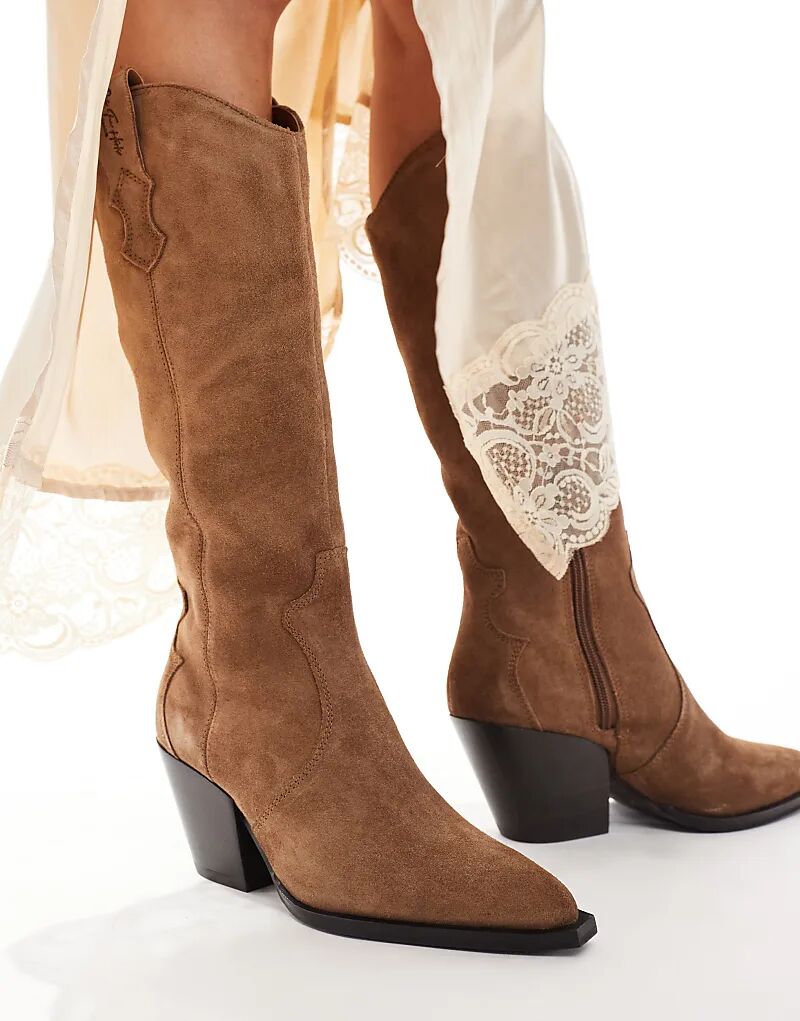 Замшевые сапоги в стиле вестерн на блочном каблуке OFF THE HOOK 'TEXAS' Marcia цвета коньяка — фото 3