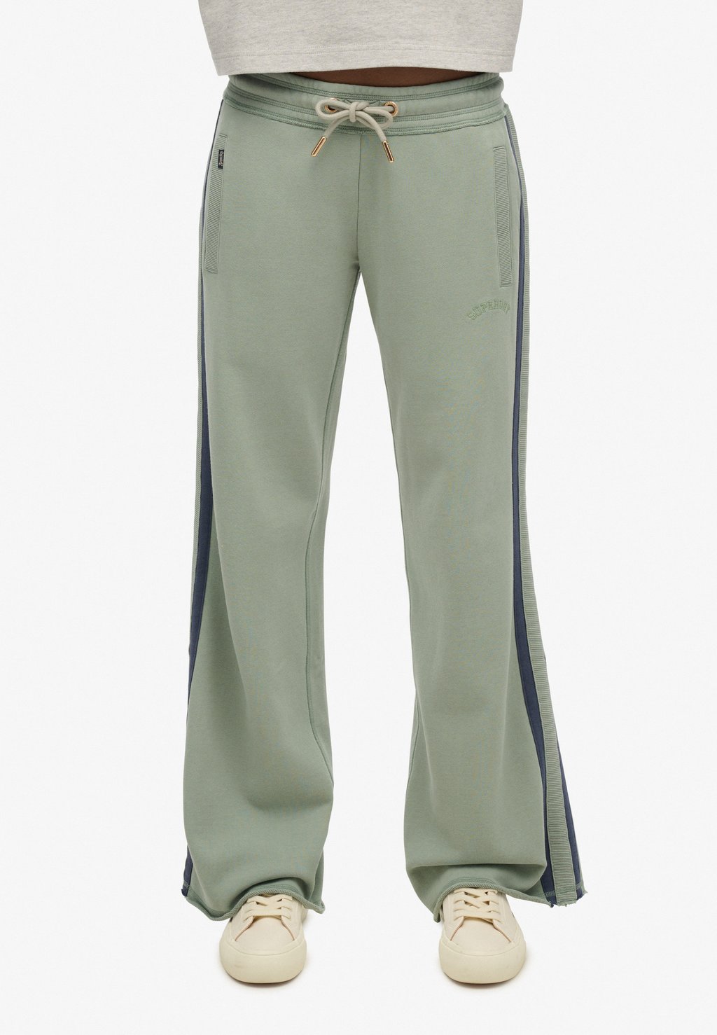 

Спортивные штаны ATHLETIC ESSENTIALS LOGO STRAIGHT JOGGERS Superdry, зеленый