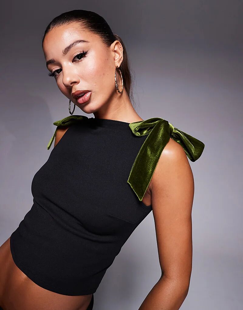 

Топ с вырезом-лодочкой ASOS DESIGN черного цвета с бархатными завязками на плечах оливкового цвета