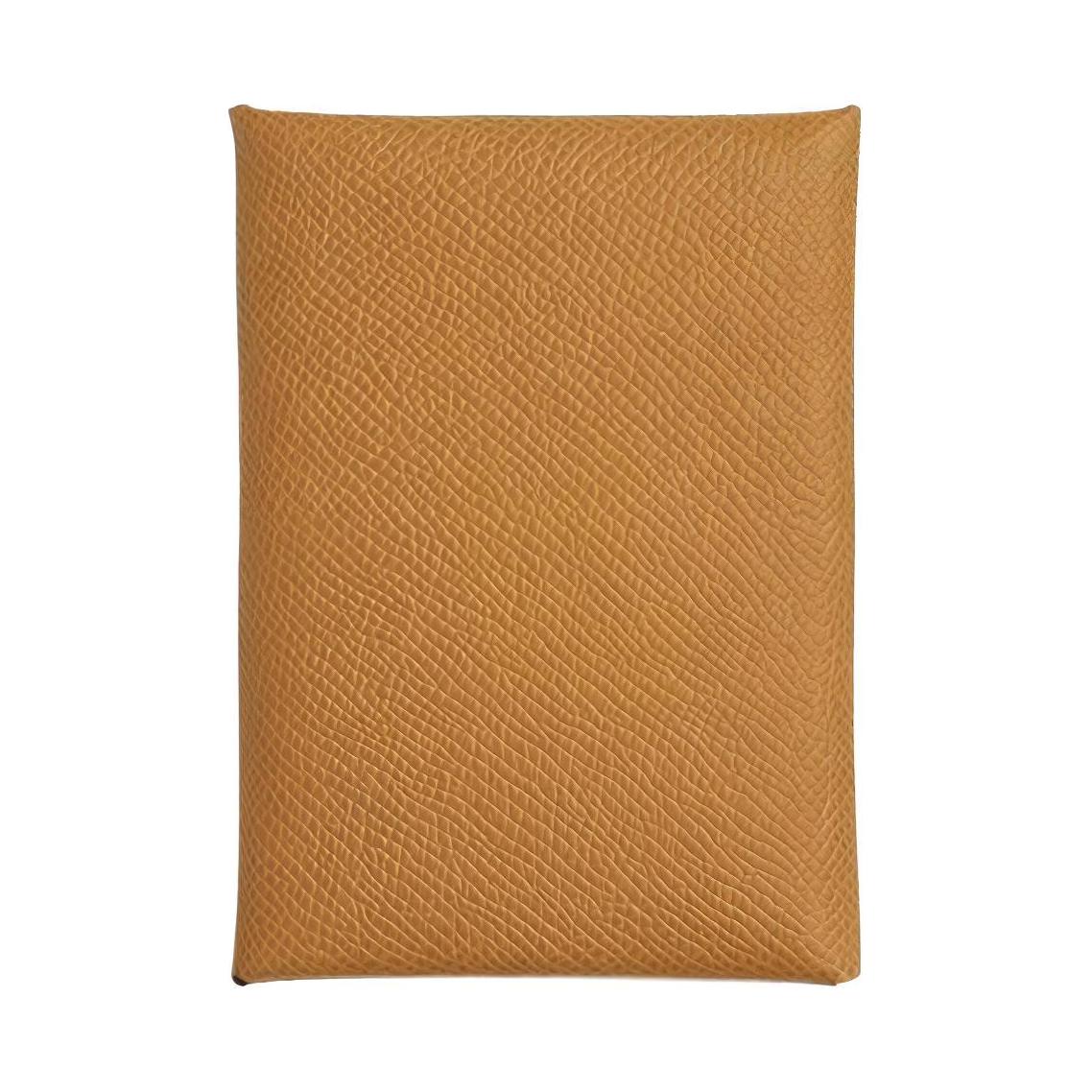 

HERMES Мини картхолдер Calvi Duo Epsom Calfskin женский 2S кунжутного цвета