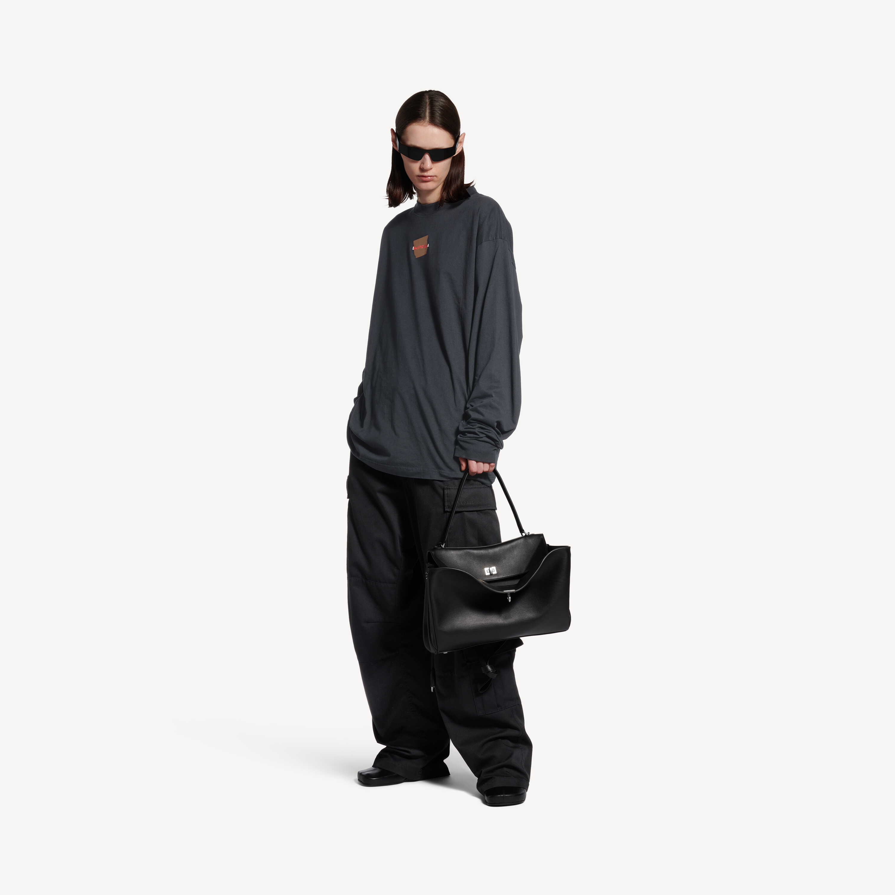Футболка с длинными рукавами средней посадки с лентой balenciaga на спине, выцветшая (черный/белый/красный) BALENCIAGA, красный/белый/выцветший черный — фото 2