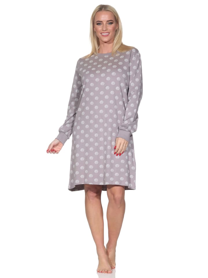 

Уютная ночная рубашка из интерлока с длинными рукавами и рисунком в горошек песочного цвета NORMANN