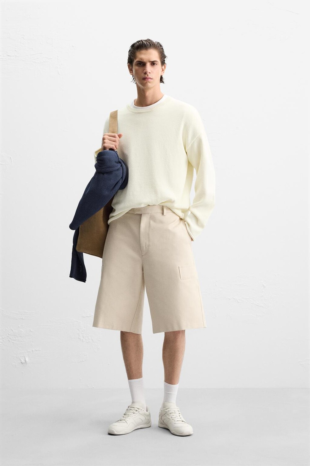 

Свитер с рельефной отделкой ZARA, экрю