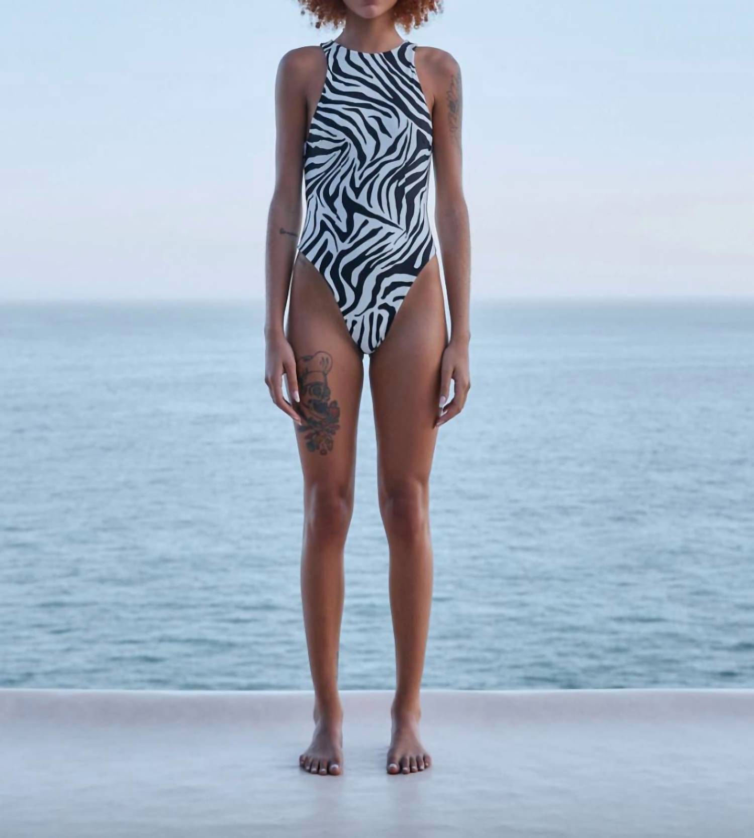 

Тви Купальник в черно-белую зебру Haight