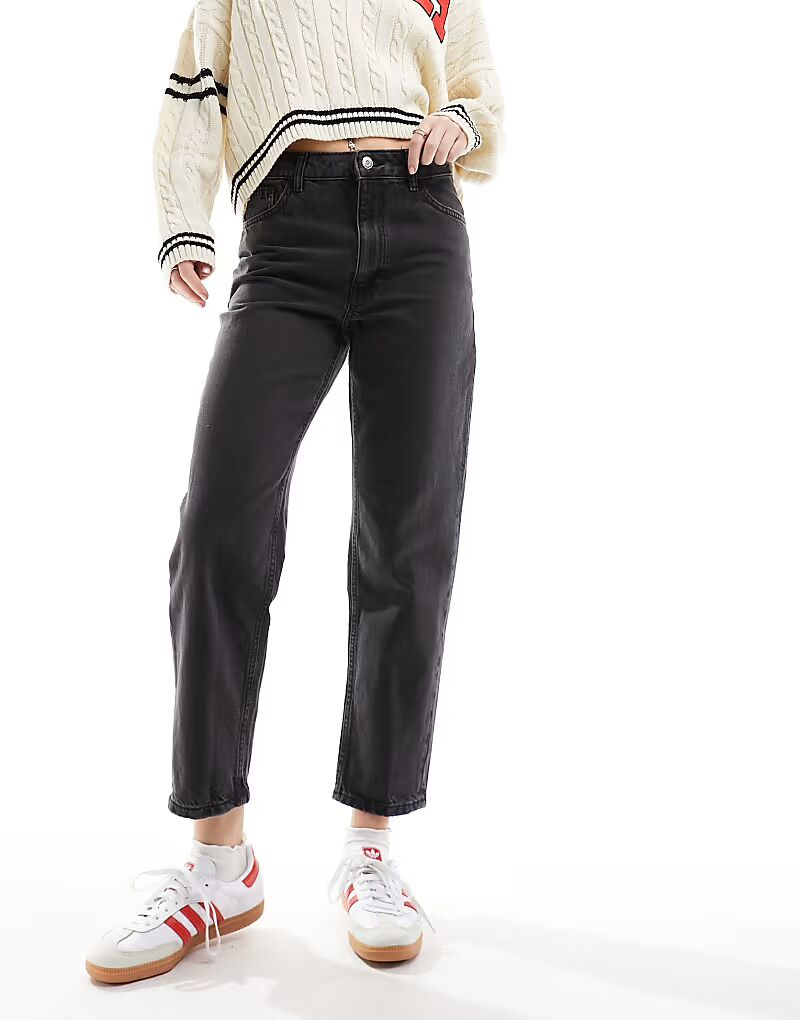 

Джинсы Mom2000 черного цвета Mango