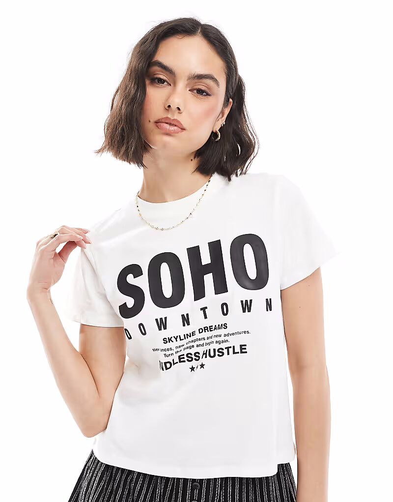 

Футболка Bershka Soho oversize белого цвета