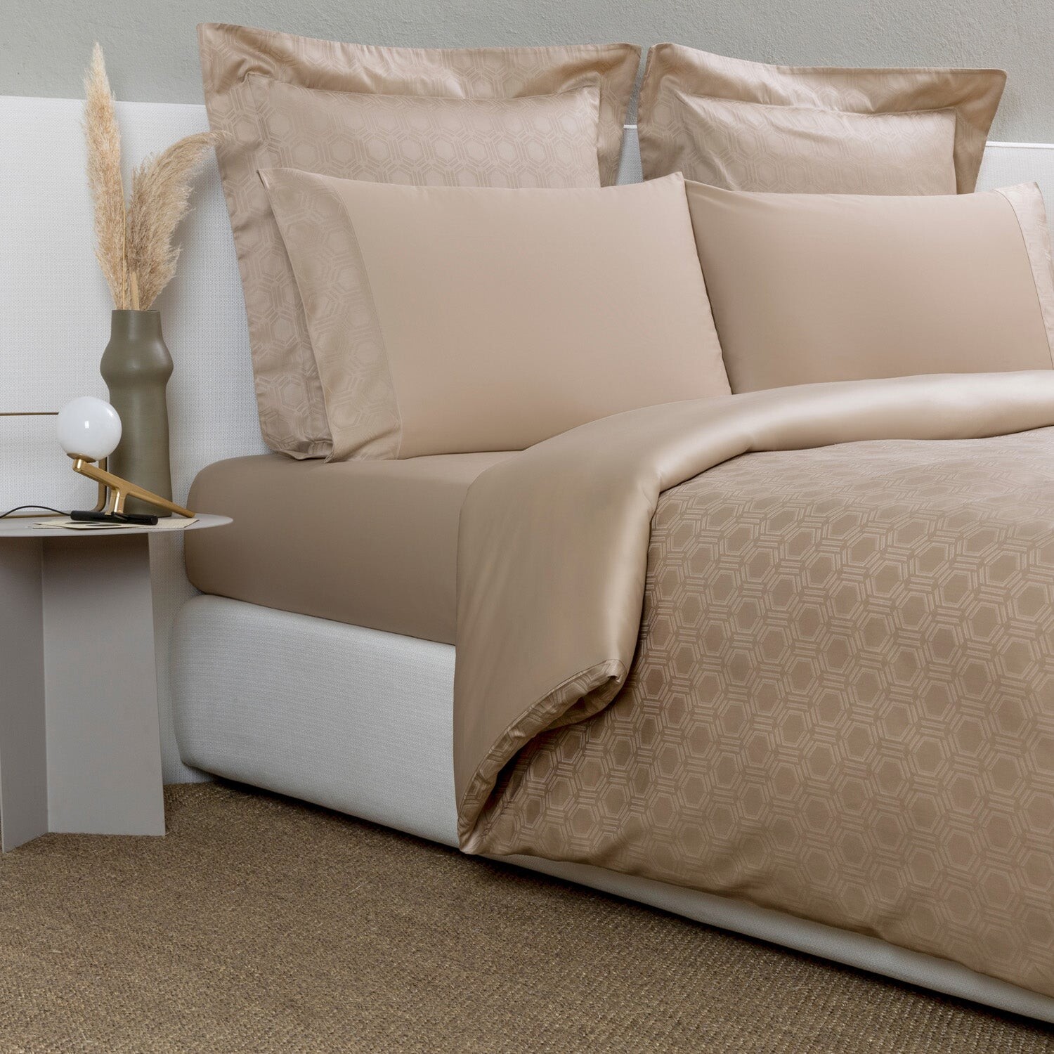 

Пододеяльник Frette Adorn, цвет Savage Beige