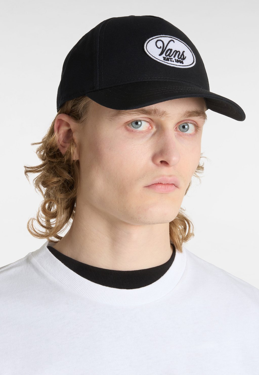 

Бейсболка Vans, черный