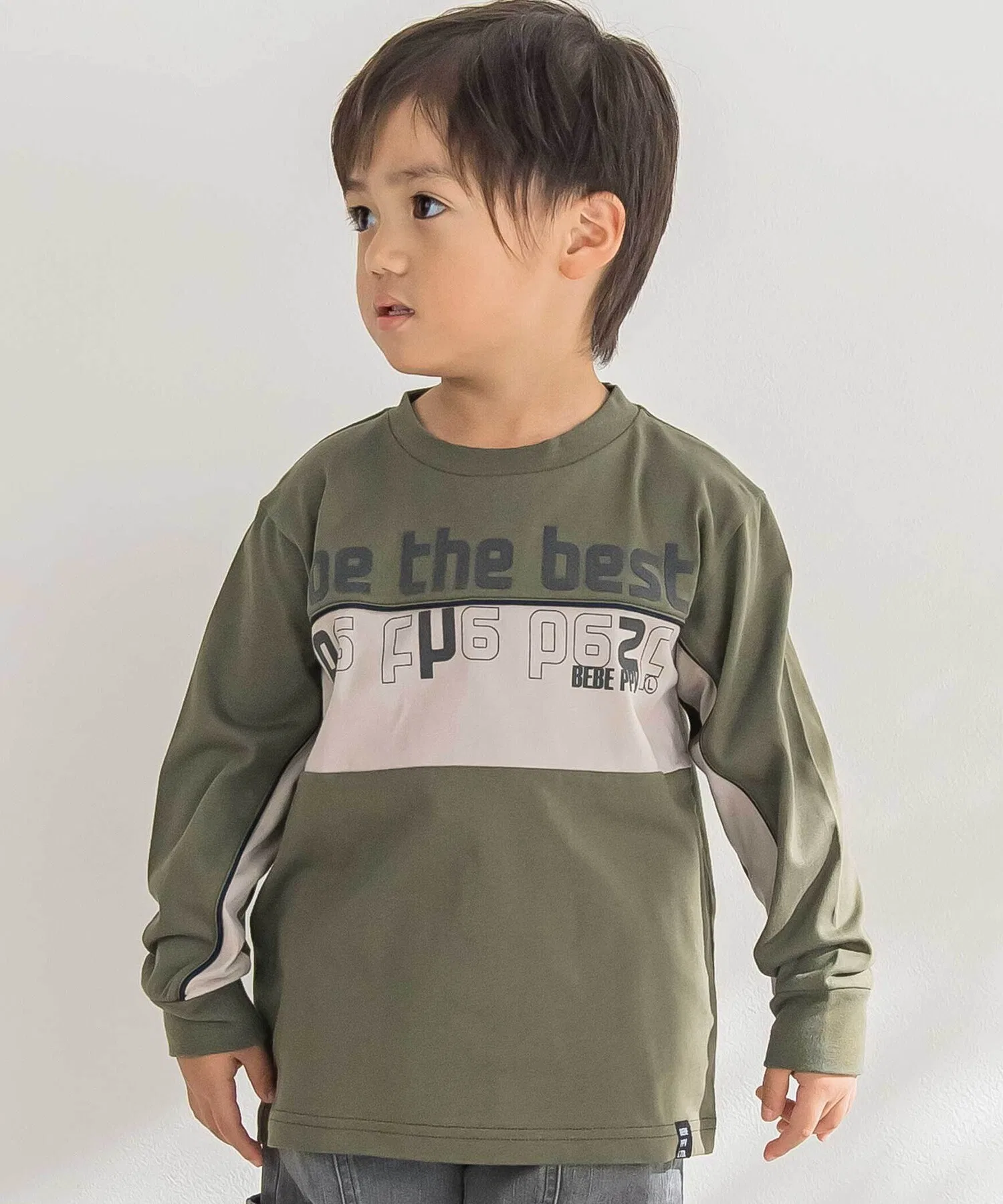 Детская футболка с флоковым принтом BeBe Petits Pois Vert хаки
