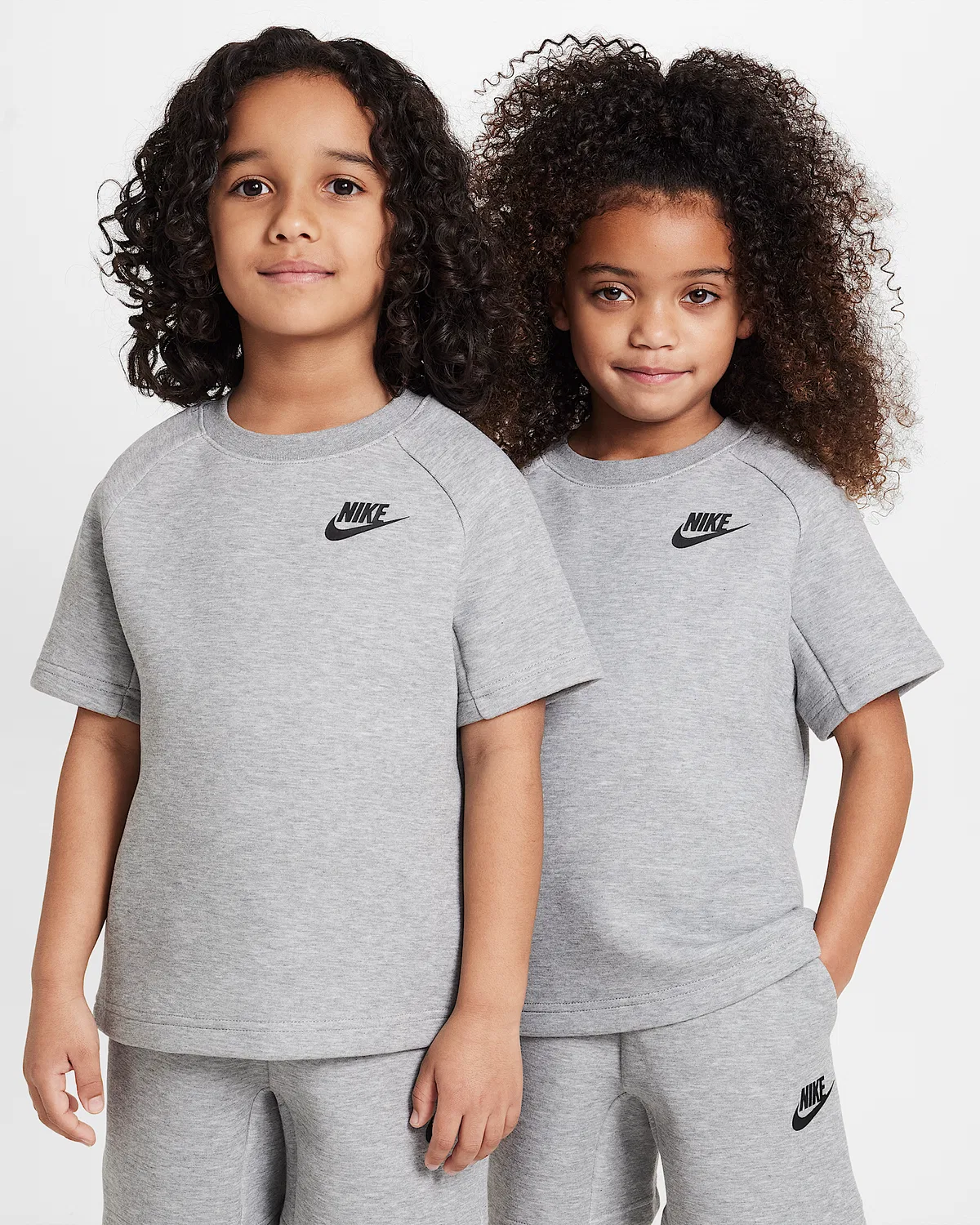 Детский набор из 2 предметов Nike Little Kids' Crew Set, Grey — фото 3