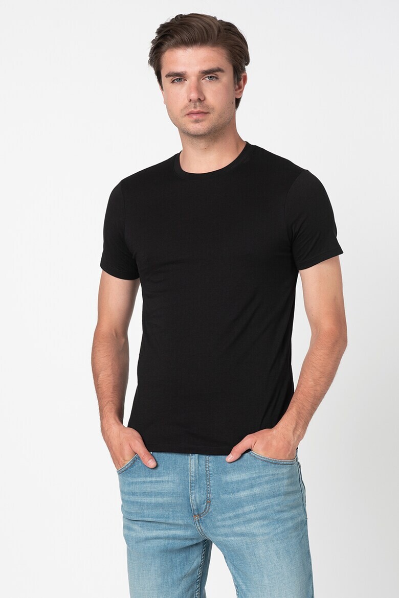 

Футболка с овальным вырезом Armani Exchange, черный