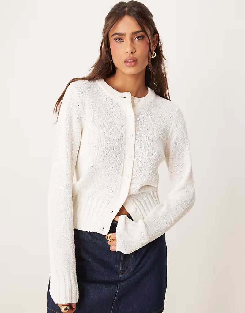 

Фактурный кардиган с круглым вырезом ASOS DESIGN кремового цвета