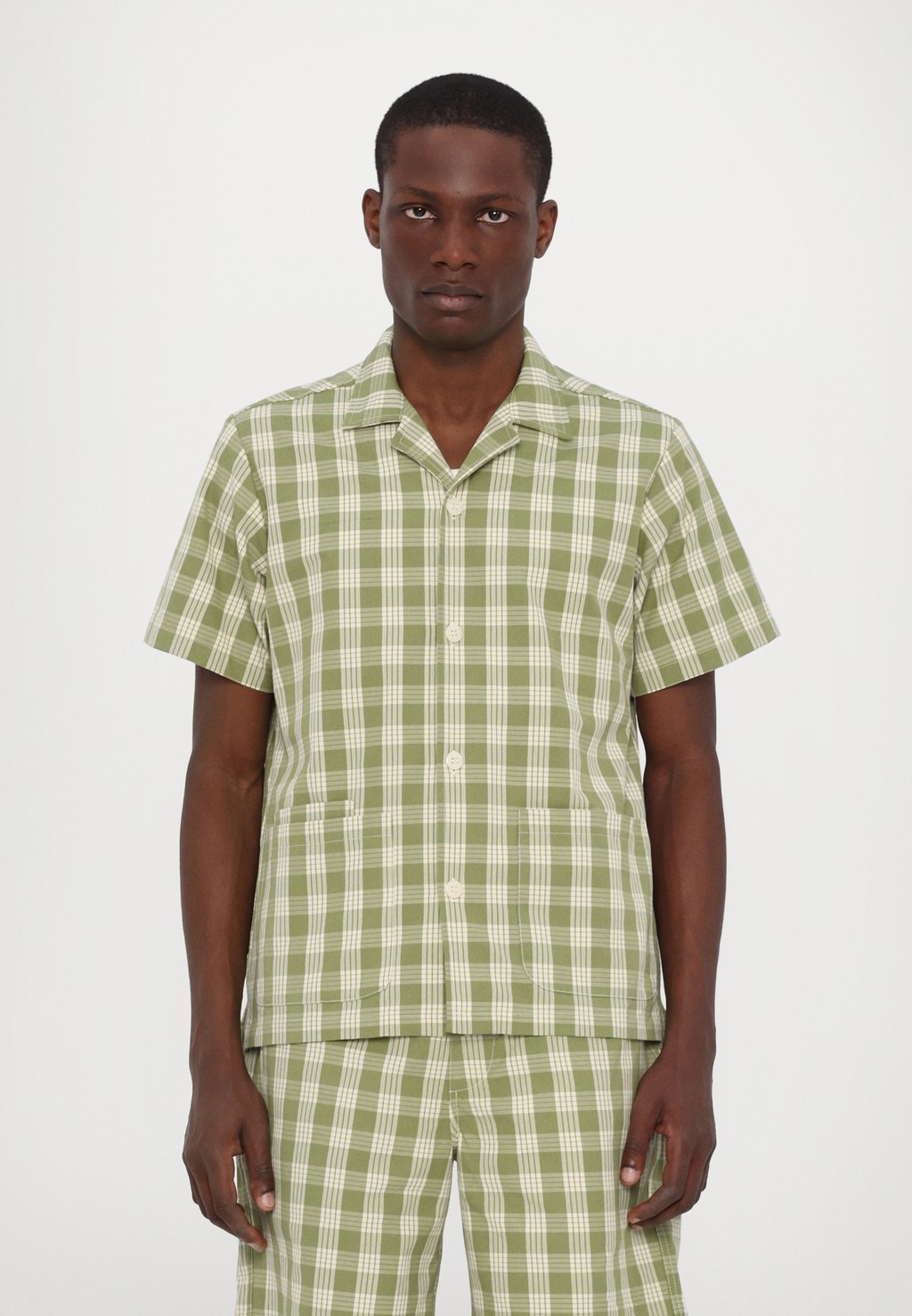 

Рубашка PALAKA TRAVELER CAMP SHIRT Bather, зеленый
