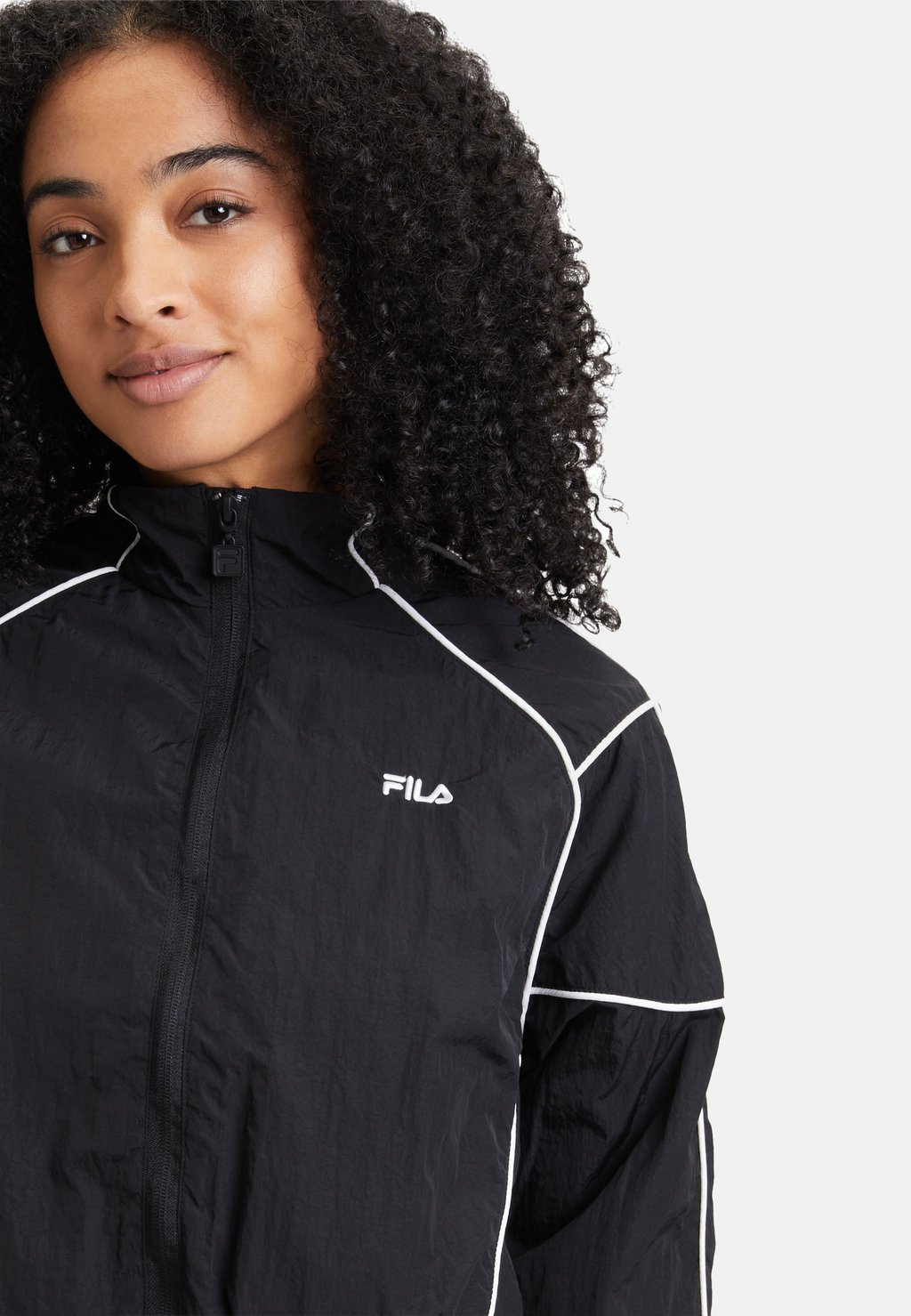 

Тренировочная куртка PLACE CROPPED Fila, черный
