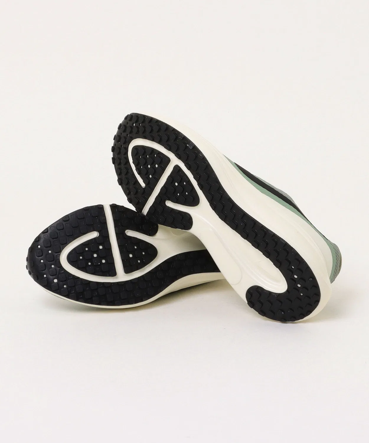 Мужские кроссовки NIKE REVOLUTION 8 — фото 3