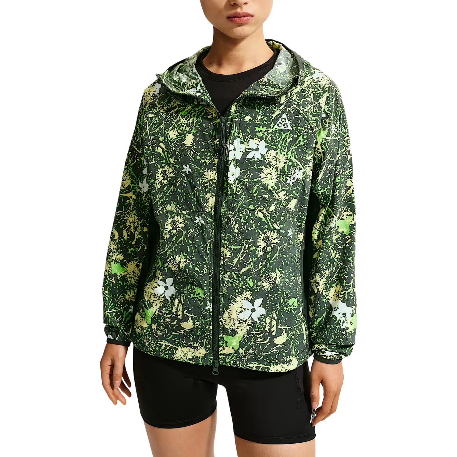 Куртка женская Black Cloud Green/Black Cloud Green/Vitality Green Yellow/Mountain White с капюшоном Nike