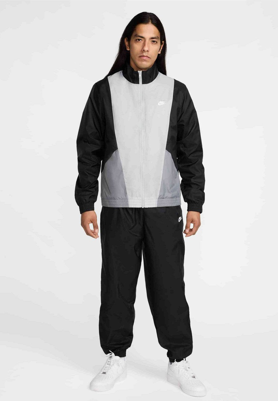 

Куртка Nike Sportswear CLUB , Black Smoke Grey Light Smoke Grey White/Black